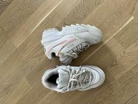 Fila skor