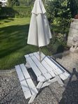Picknick bord med parasoll