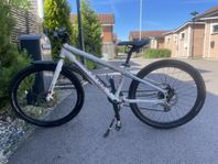 Mountainbike 24” White