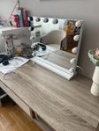 spegel med led lampor 