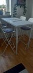 barstolar med bord från Ikea