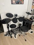 Alesis DM6 med förstärkare