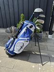 powerbilt juniorklubbor med bag +hybridkkubba