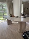 Matbord masssiv ek