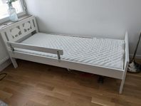 Växasäng + madrass (IKEA Kritter + Underlig)