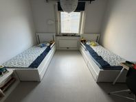 2 Songesand sängar med lådor