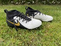 Fotbollsskor, Nike, Phantom luna, stl 38,5