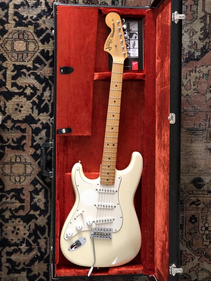 Fender Jimi Hendrix Tribute S...