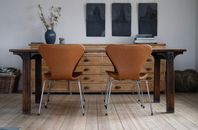 Fritz Hansen - Arne Jacobsen - Sjuan stolar 