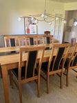 Matsalsbord plus 6 stolar i ek