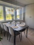 Matgrupp med 6 stolar