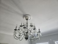 Artonarmad lampa 