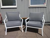 2 utemöbelfåtöljer