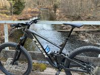 Slash 8 2022 XL