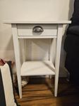 Sängbord från Ikea, hemnes.