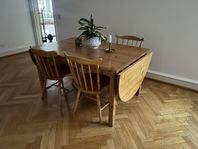 Lantligt Klaffbord med Stolar