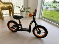 Balanscykel Crescent Knytt Walk 12". Som ny