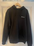 Svart Arigato Hoodie