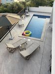 Stor semesterbostad med pool & havsutsikt i Kaštel Gomilica