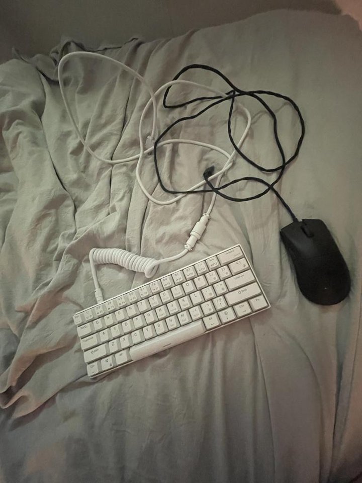 Keyboard och mus för att spel...