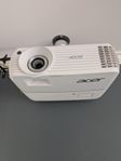 Acer V6810 4K UHD projektor