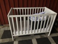 Spjälsäng från Ikea bortskänkes