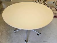 Rund stor vit beige bord vardagsrumsbord hög spelbord cirke