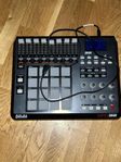 Akai MPD32 Midi Controller