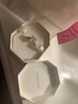 Säljer Swarovski-ring – som ny!