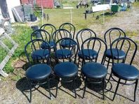 Många på festen, 11 st (+2st) café stolar i metall, Ögla
