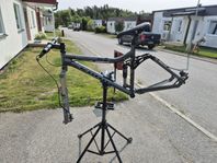 Ikonisk Kona Dawg Deluxe 2008 – stigcykel med potential