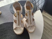 Michael kors skor i  super skick  storlek 40,5