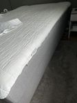 Kontinentalsäng 140x200 HOIE  250 Grå