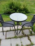 cafebord och 2 stolar