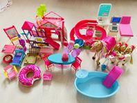 Enormt stort Barbie paket med 31st dockor