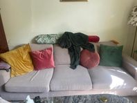 bortskänkes soffa