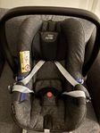 Babyskydd med isofixbas Britax