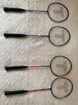 Fyra badmintonracketar för dubbelspel