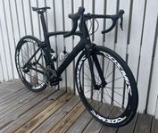 Racer I kolfiber storlek 52