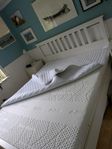 Säng Vila Deluxe medium 160 cm inkl Emma bäddmadrass