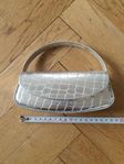 Glasögonfodral som en väska i crokodilskinn. 50kr