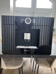 Kaffemaskin för inbyggnad i högskåp. 
