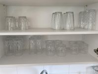 glasset med olika storlekar. Säljes komplett endast!