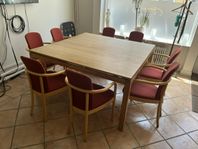 Ekbord 150x150 cm + 8 karmstolar