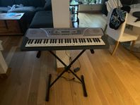 piano med stativ
