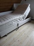 Säng ställbar 90