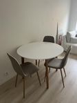 Jegind Matbord + 3 matstolar Bistrup 