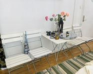 klaffbord och stolar