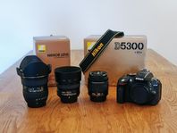 Nikon D5300 | 3 Objektiv | Stativ, kameraväska m.m