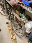 två cyklar från 50 talet 